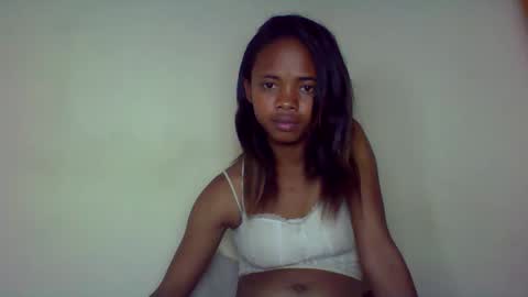 kamillah69 online show from 11.20.25