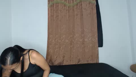 Snapshot of kammy_cami chatting on 04.29.26 kammy y camila online show from 04.29.26