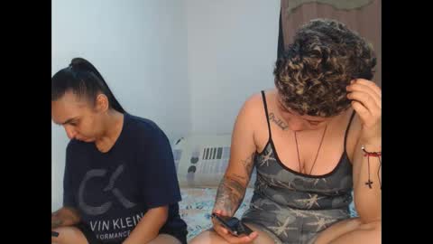 Snapshot of kammy_cami chatting on 05.19.26 kammy y camila online show from 05.19.26