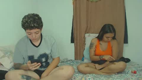 Snapshot of kammy_cami chatting on 05.27.26 kammy y camila online show from 05.27.26