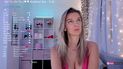 Snapshot of karamelsw chatting on 01.31.25 Julia online show from 01.31.25