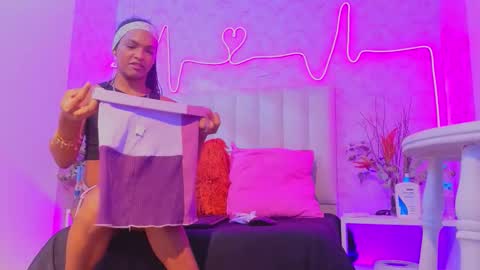 Snapshot of kardycastle7 chatting on 10.19.25 Kardy online show from 10.19.25