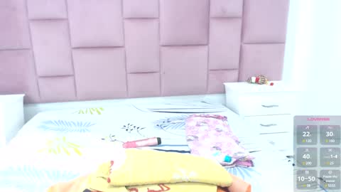 Snapshot of karen_davids chatting on 01.16.25 karen online show from 01.16.25