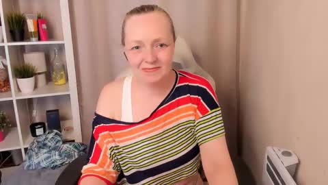 Snapshot of karen_villis chatting on 05.03.26 Karen online show from 05.03.26
