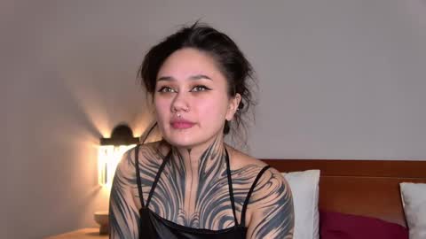 Snapshot of karenhotflirt chatting on 05.15.26 karenhotflirt online show from 05.15.26
