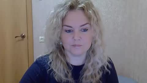 karennelsonx online show from 10.04.25