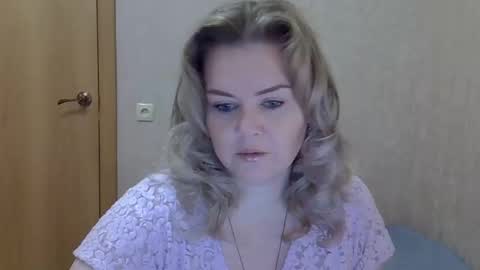 karennelsonx online show from 12.05.25