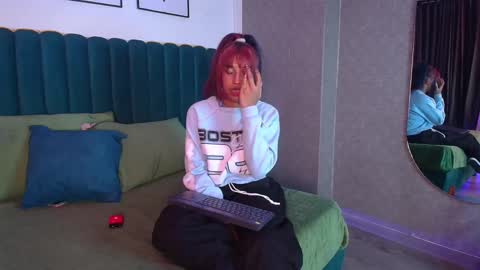 Snapshot of karin_ks chatting on 02.12.25 Karina online show from 02.12.25