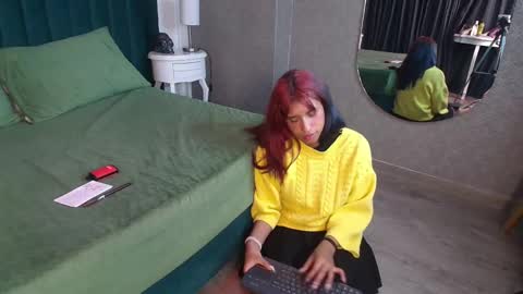 Snapshot of karin_ks chatting on 02.14.25 Karina online show from 02.14.25