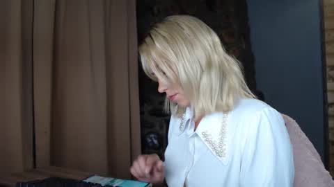 karina online show from 09.19.25