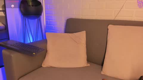 Kari online show from 02.14.25