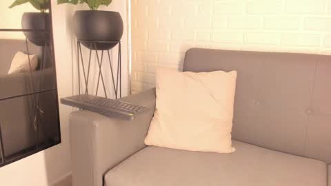 Kari online show from 02.18.25