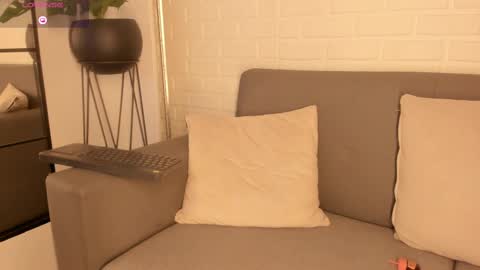 Kari online show from 02.20.25