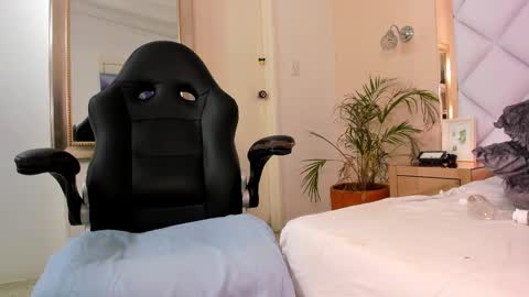 Karina online show from 02.25.25