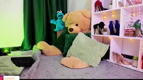 Snapshot of karina_torres_ chatting on 02.14.25 Karina online show from 02.14.25