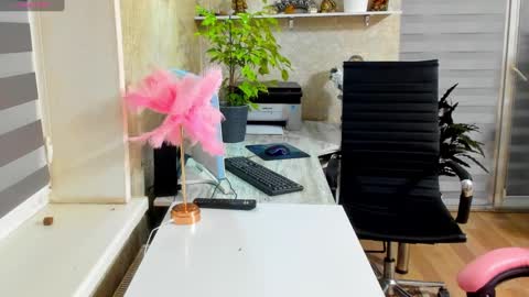 Snapshot of karinadeniss chatting on 01.01.25 Onlyfans cute valerri Real Nme Valerri online show from 01.01.25