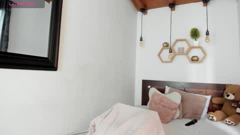 Snapshot of karinaebony_ chatting on 02.04.25 Karina online show from 02.04.25