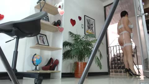 Karin online show from 02.15.25