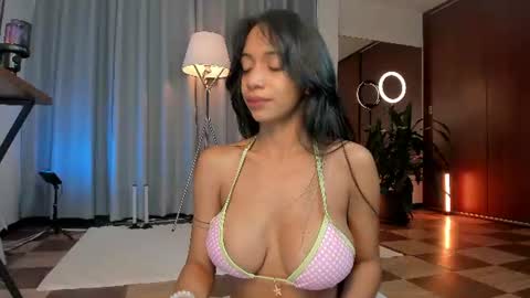 Snapshot of karinnixx chatting on 06.16.26 Karin online show from 06.16.26