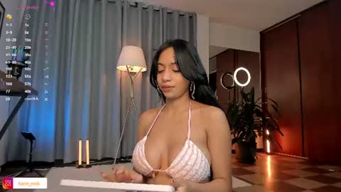 Snapshot of karinnixx chatting on 06.23.26 Karin online show from 06.23.26
