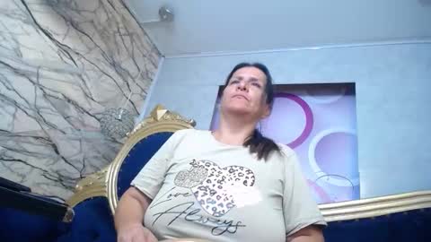 Snapshot of karito_mature17 chatting on 10.31.25 Karito online show from 10.31.25