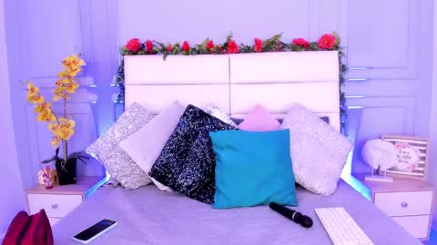 Snapshot of karla_gonzaless chatting on 03.11.25 Karla Gonzaless online show from 03.11.25