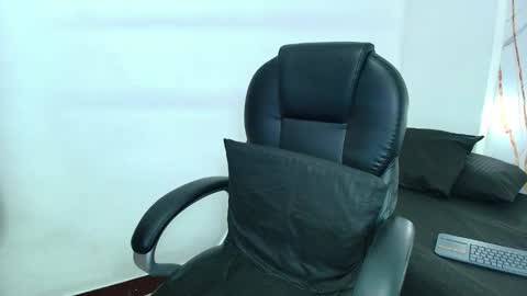 karla_hilton1 online show from 02.20.26