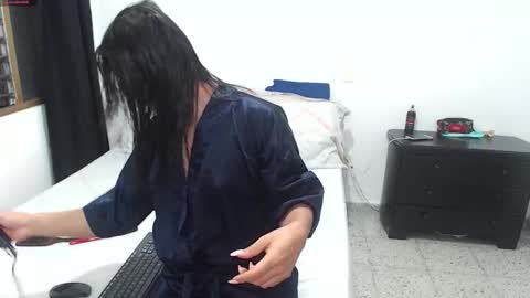 Miss Karla online show from 10.13.25