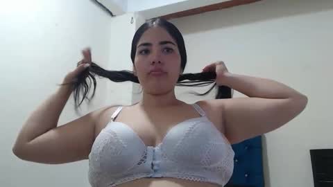 Snapshot of karla_lov2 chatting on 11.06.25 karla_lov2 online show from 11.06.25