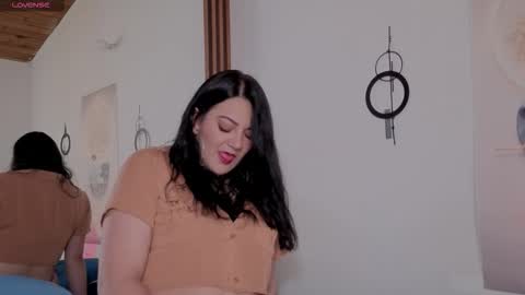 Snapshot of karla_valk1 chatting on 09.29.25 karla online show from 09.29.25