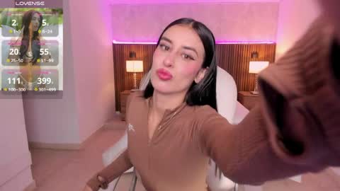 Snapshot of karlaa_james chatting on 04.27.26 Karlaa online show from 04.27.26