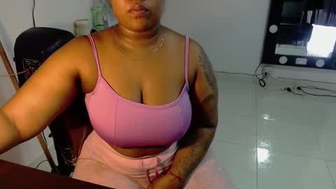 Snapshot of karlaluann chatting on 11.13.25 karlaluann online show from 11.13.25