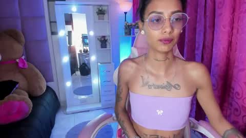 karlaslutskinny__ online show from 04.18.26
