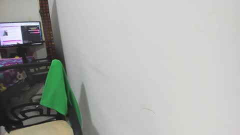 Snapshot of karljensen33 chatting on 01.14.25 karlgenjen online show from 01.14.25