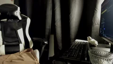 Snapshot of karo_20y chatting on 06.21.26 karo_20y online show from 06.21.26