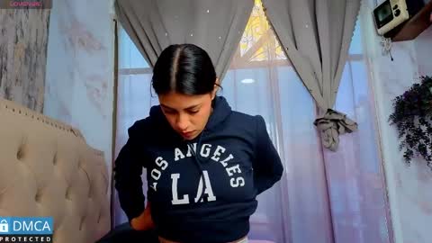Snapshot of karol_gonzalez_ chatting on 05.21.26 Karol online show from 05.21.26