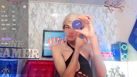 Snapshot of karol_vanessa__ chatting on 04.30.26 karol Vanessa online show from 04.30.26