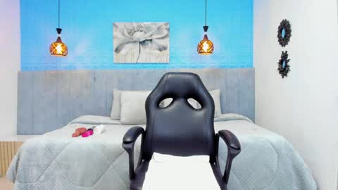 Snapshot of karola_cute_ chatting on 04.09.26 katalina online show from 04.09.26