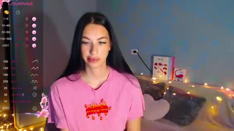 Snapshot of karolina_hottie_ chatting on 07.14.26 Kira online show from 07.14.26
