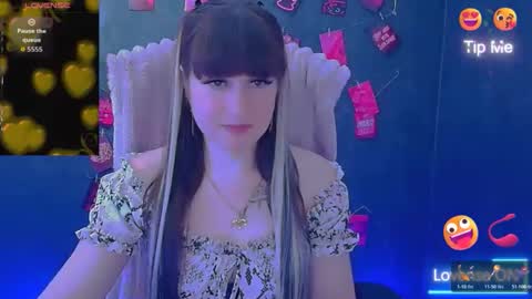 Caroline online show from 05.10.26