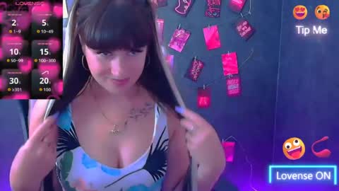 Snapshot of karolina_mia chatting on 06.20.26 Caroline online show from 06.20.26