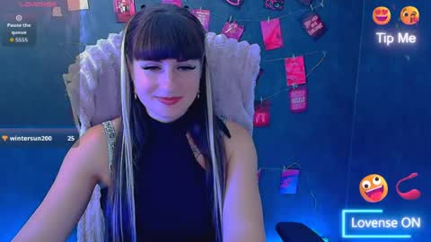 Snapshot of karolina_mia chatting on 07.13.26 Caroline online show from 07.13.26