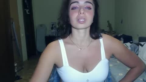 Snapshot of karolinasweet chatting on 12.03.24 Mila online show from 12.03.24