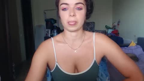 Snapshot of karolinasweet chatting on 02.27.25 Mila online show from 02.27.25