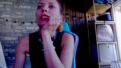 Snapshot of karoline121 chatting on 03.05.25 karoline121 online show from 03.05.25