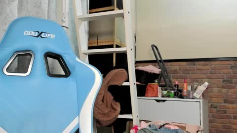 Snapshot of karoline121 chatting on 09.10.25 karoline121 online show from 09.10.25