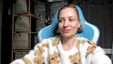 Snapshot of karoline121 chatting on 09.24.25 karoline121 online show from 09.24.25