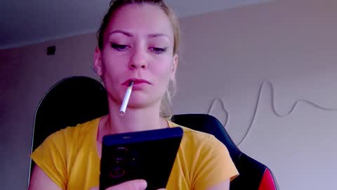 Snapshot of karoline121 chatting on 10.15.25 karoline121 online show from 10.15.25