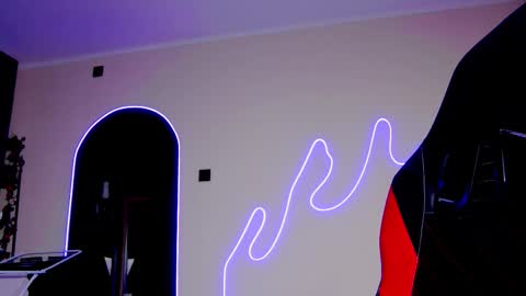 Snapshot of karoline121 chatting on 10.15.25 karoline121 online show from 10.15.25