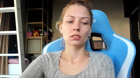 Snapshot of karoline121 chatting on 10.28.25 karoline121 online show from 10.28.25